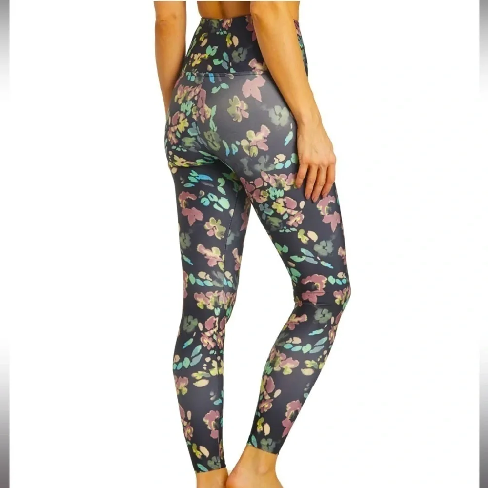 MARIKA Kava Yoga Pants - Picture 4 of 11